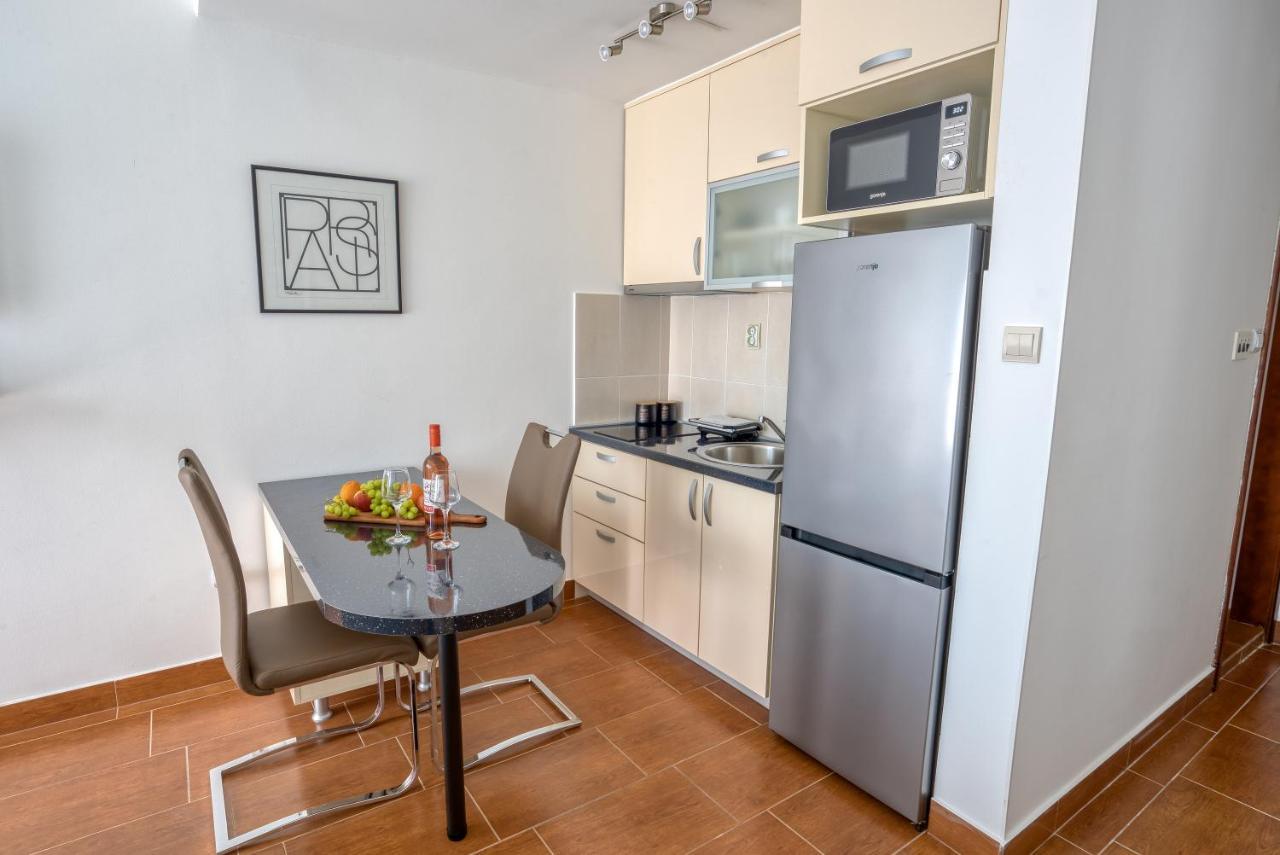 Apartment Elegant Kotor Exterior photo